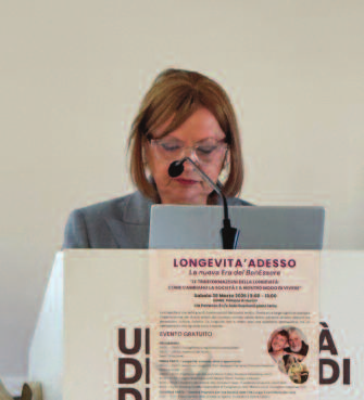 Intervento al podio durante il convegno sulla longevit&agrave;